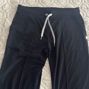 Vuori women’s Medium Black Jogger Pants